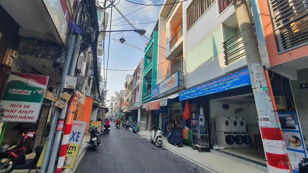 Bán tòa chdv mới 6 tầng 16 phòng, 2mt, gần sân bay tân sơn nhất giá 17.9 tỷ