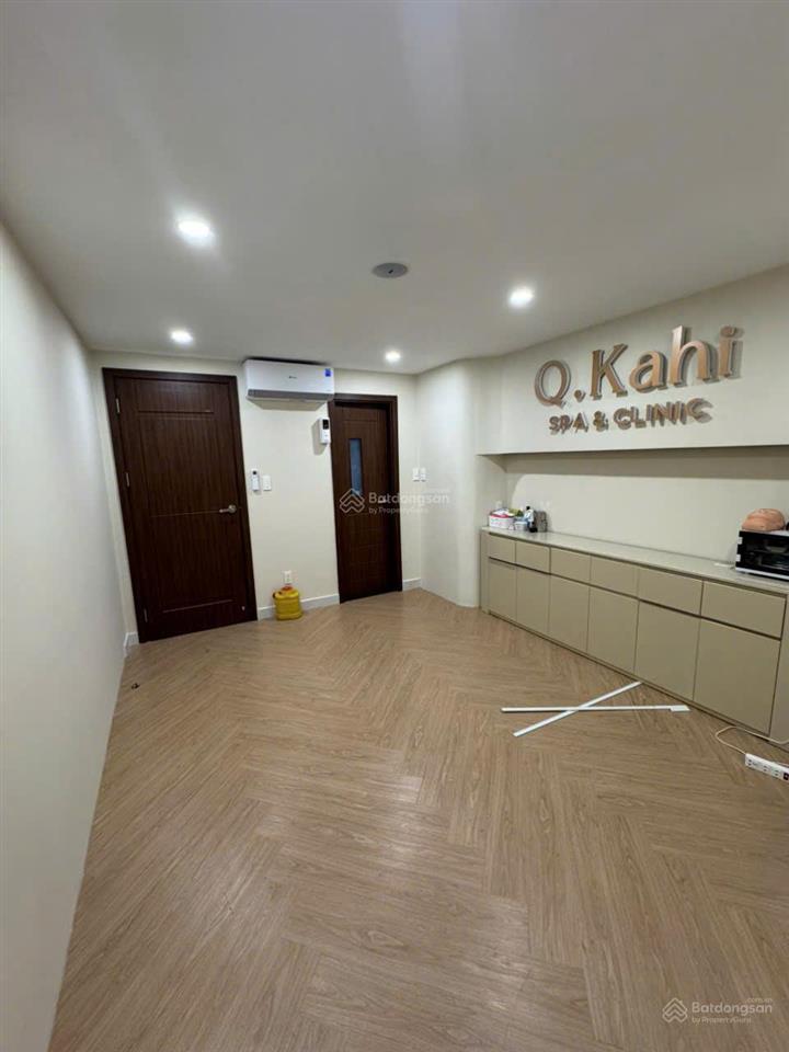Bán nhà hẻm đường ba tháng hai quận 10  4 tầng, gần vòng xoay dân chủ, giá tốt.