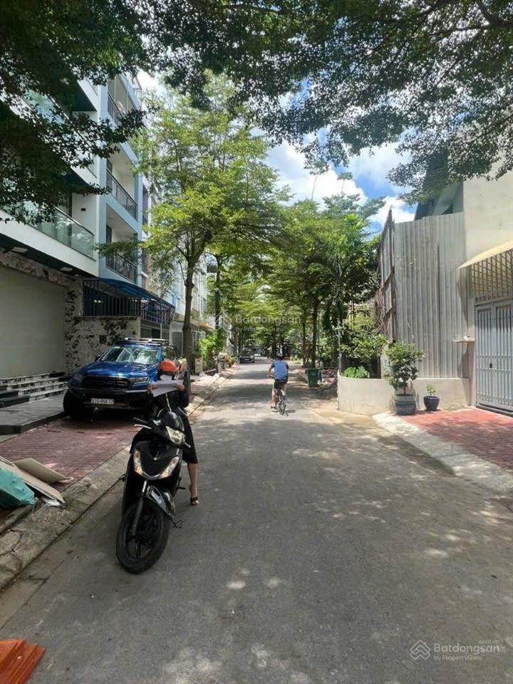 Cần bán lô đất biệt thự kdc kim sơn q7  dt 10 x 20 (200m2) sổ hồng riêng, giá 24,5 tỷ