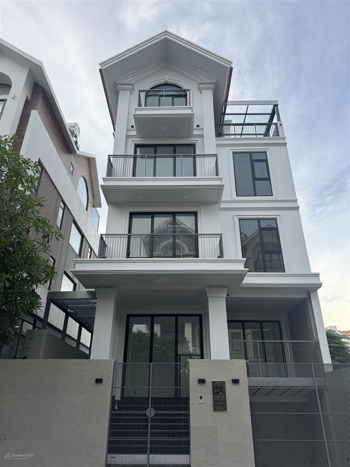 Cần bán lô đất biệt thự kdc kim sơn q7  dt 10 x 20 (200m2) sổ hồng riêng, giá 24,5 tỷ