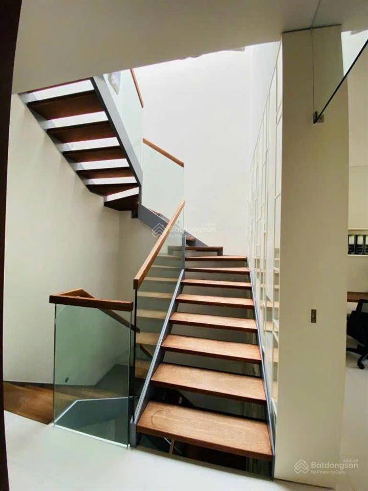 Ngộp ngân hàng  bán nhanh biệt thự sân vườn kdc phú mỹ vph dt 10,5x21m giá 31 tỷ