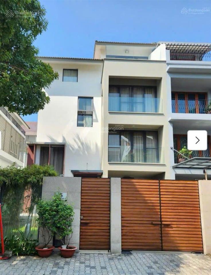 Ngộp ngân hàng  bán nhanh biệt thự sân vườn kdc phú mỹ vph dt 10,5x21m giá 31 tỷ