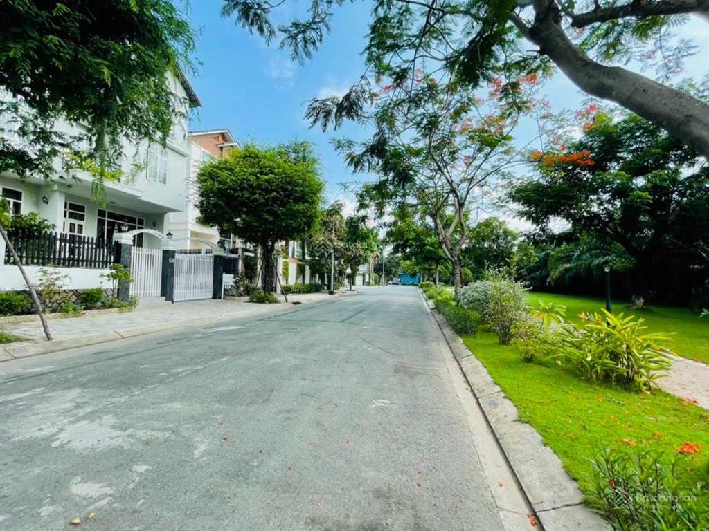 Kẹt ngân hàng  bán gấp lô đất biệt thự 10.5x21m, giá siêu rẻ 24 tỷ   0799 205 ***