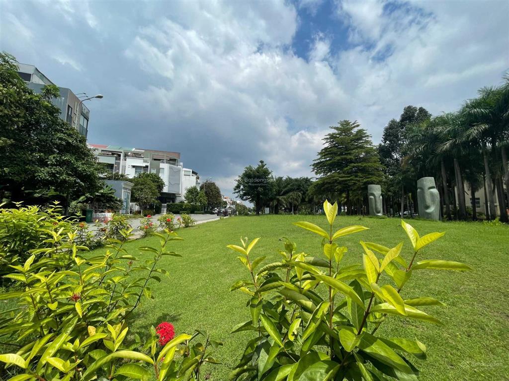 Kẹt ngân hàng  bán gấp lô đất biệt thự 10.5x21m, giá siêu rẻ 24 tỷ   0799 205 ***
