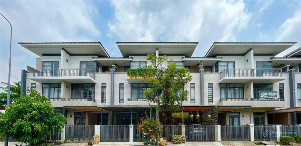 Rổ hàng giá tốt nhất khu nhà phố lavila kiến á, 5.5x17.6m, 6x17.6m giá chỉ 10.5 tỷ,  0799 205 ***