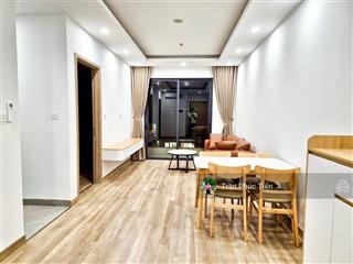 Cho thuê căn hộ 2pn 73m2  full đồ  tầng trung view thoáng  vào ở được ngay.
