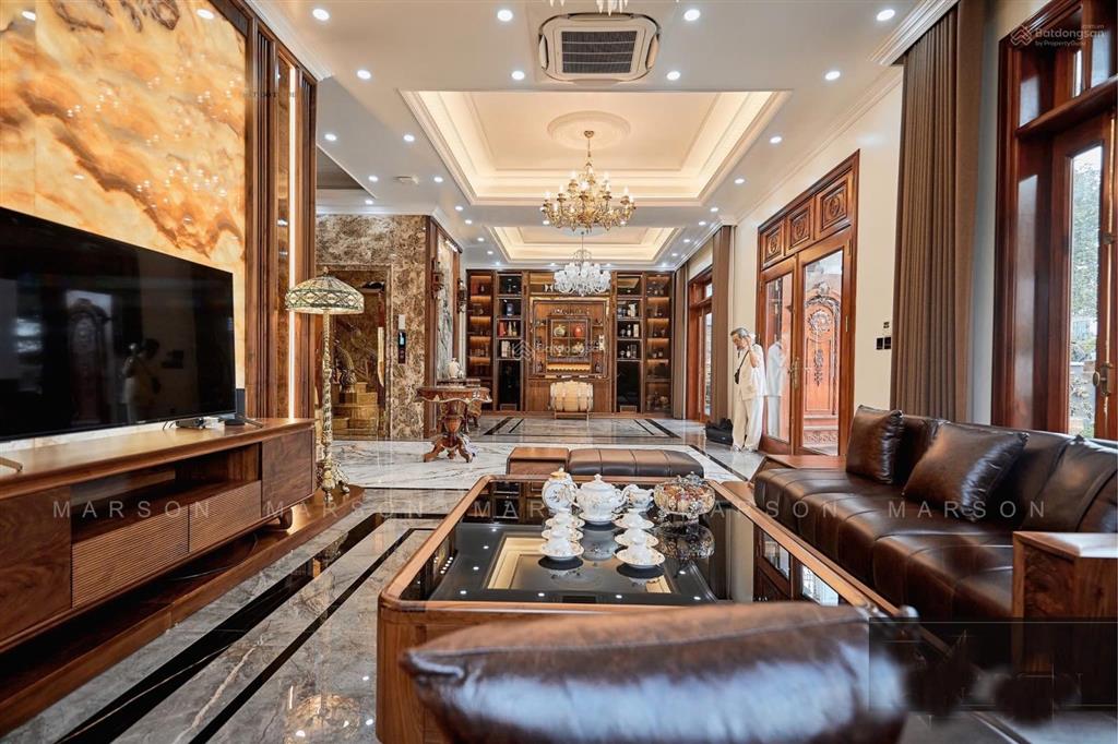 Chính chủ bán nhà lô góc 3 mặt tiền phố hoàng quốc việt, cầu giấy. dt sổ 85m2 x 7 tầng. thang máy