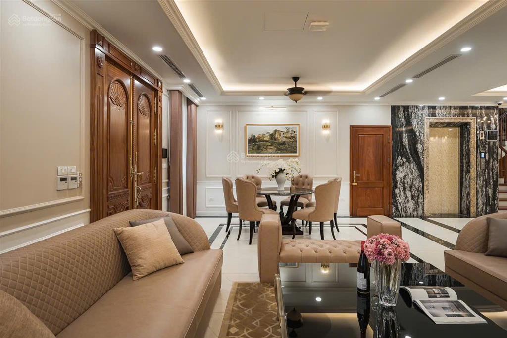 Bán nhà mặt phố khúc thừa dụ, cầu giấy. dt 60m2 x 7 tầng. thang máy, 2 mặt thoáng, vỉa hè rộng