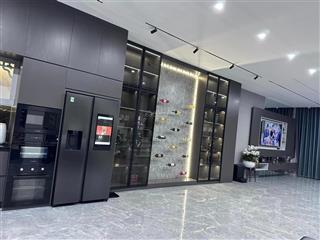 Bán nhà mặt ngõ to 106 hoàng quốc việt, cầu giấy. dt sổ 70m2 x 5 tầng. thang máy, lô góc 2 mặt