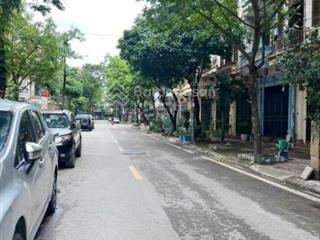 Bán nhà mặt ngõ ô tô tránh phố nghĩa đô, cầu giấy. dt 63m2 x 5t, mt 4,5m. nhà 2 thoáng, gần mặt phố