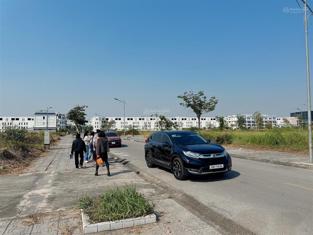 Bán lô góc đối diện 10 toà chung cư, vị trí kinh doanh siêu đẹp