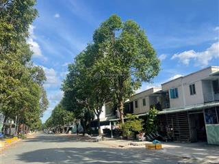 Bán 2 dãy trọ 10pn, 10wc, 10 x 30 = 300m2 tại đ.n3, tt lai uyên, b.bàng, bình dương, 4,5 tỷ