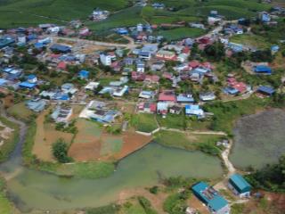 Bán lô đất 700m (300m thổ cư) 3 mặt thoáng  view hồ & đồi chè  trung tâm mộc châu