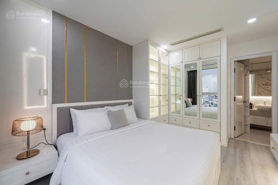 Bán gấp ch 54m2, full nt, dọn ở, vay 80%. cực đẹp view mt phạm văn đồng 0794 818 ***