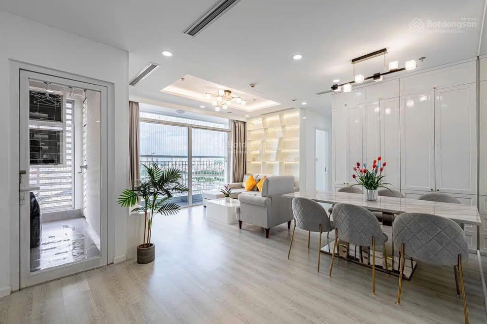 Bán gấp ch 54m2, full nt, dọn ở, vay 80%. cực đẹp view mt phạm văn đồng 0794 818 ***