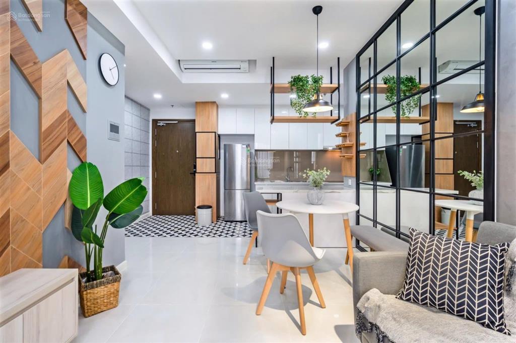 Mt phạm văn đồng(căn góc) (như hình)55m²/2pn (tặng nt),2 tỷ250 shr,vay 70%,ở liền. 0794 818 ***