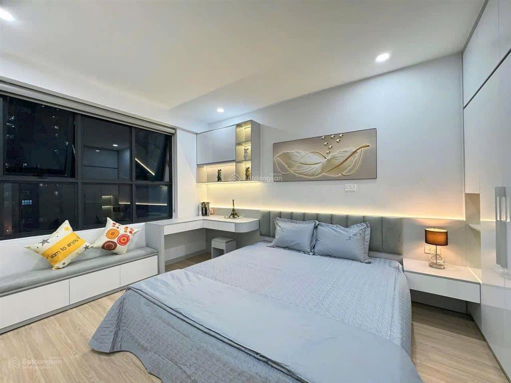 Mt phạm văn đồng ch 50m2/2pn tặng nt 2 tỷ shr, vay 70%,mua ở liền,sổ hồng riêng.0794 818 ***