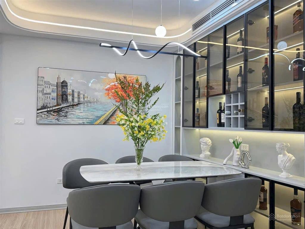 Mt phạm văn đồng ch 50m2/2pn tặng nt 2 tỷ shr, vay 70%,mua ở liền,sổ hồng riêng.0794 818 ***