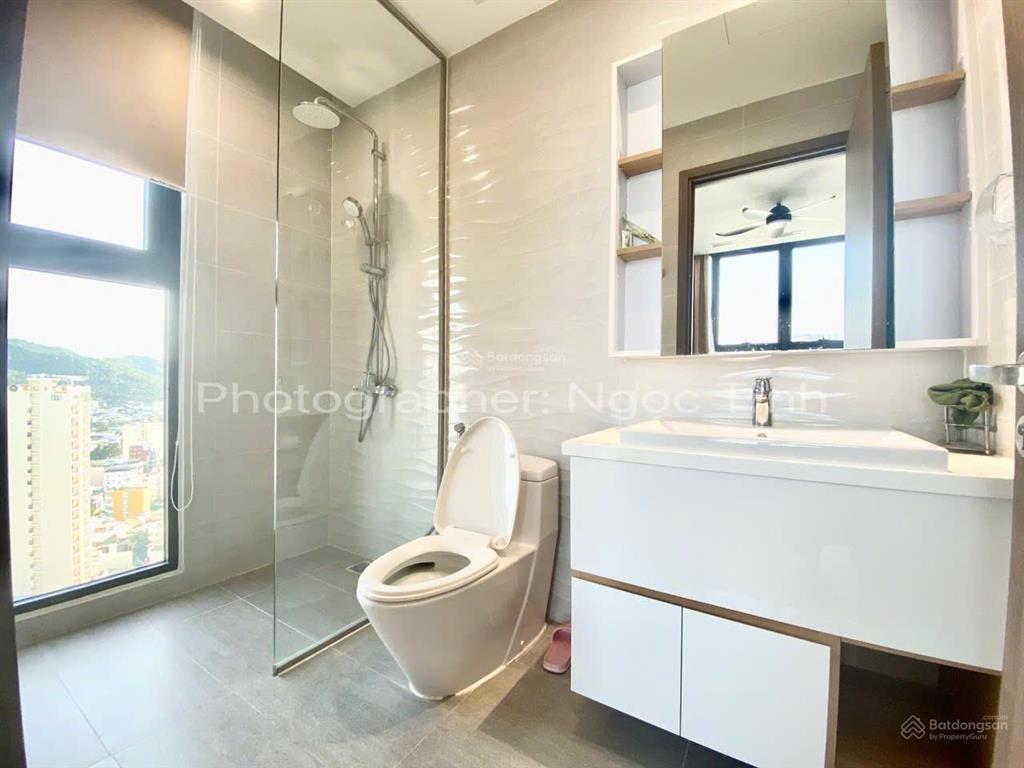 Bán căn 2 phòng ngủ đẹp view đông nam, nội thất đẹp giá bán chỉ 6.8 tỷ sẵn dòng tiền cho thuê