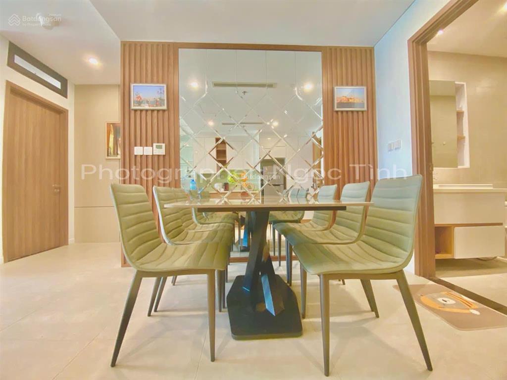 Bán căn 2 phòng ngủ đẹp view đông nam, nội thất đẹp giá bán chỉ 6.8 tỷ sẵn dòng tiền cho thuê