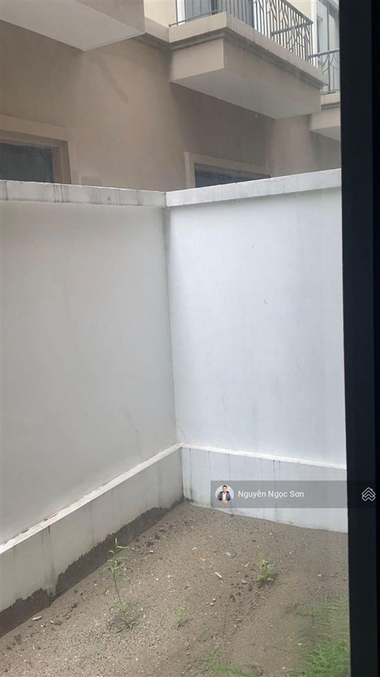 Bán căn liền kề tn2  80m2  26 tỷ  cạnh vườn hoa và gần hồ 32ha