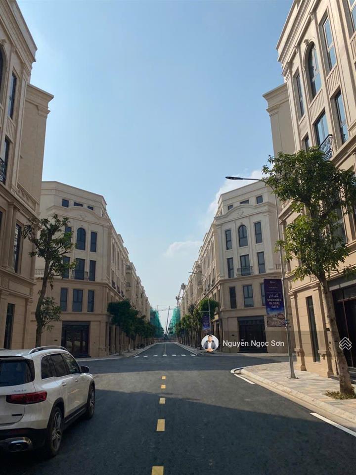 Cần bán căn tn3  75m2  28 tỷ  giá vay cạnh hồ 32ha và cạnh công viên thiên nga