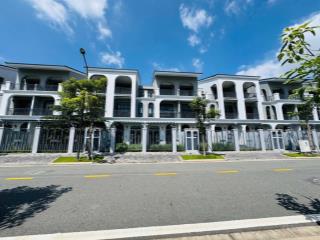 Căn nhà phố 10.7 tỷ siêu đẹp 125m2  sau nhà là công viên  cluphouse, thanh toán nhận nhà ngay