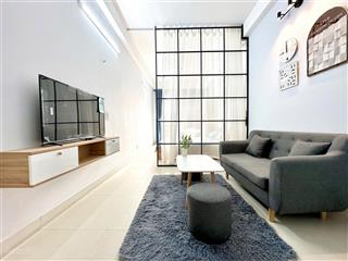 Trống sẵn căn hộ tách bếp balcon full nội thất, có thang máy ngay ngã tư nguyễn kiệm phú nhuận