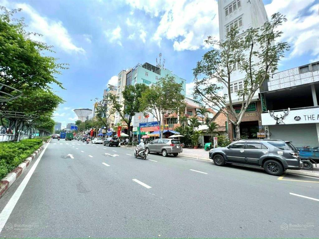 Mặt tiền 49  51 hoàng diệu quận 4 khu văn phòng sầm uất