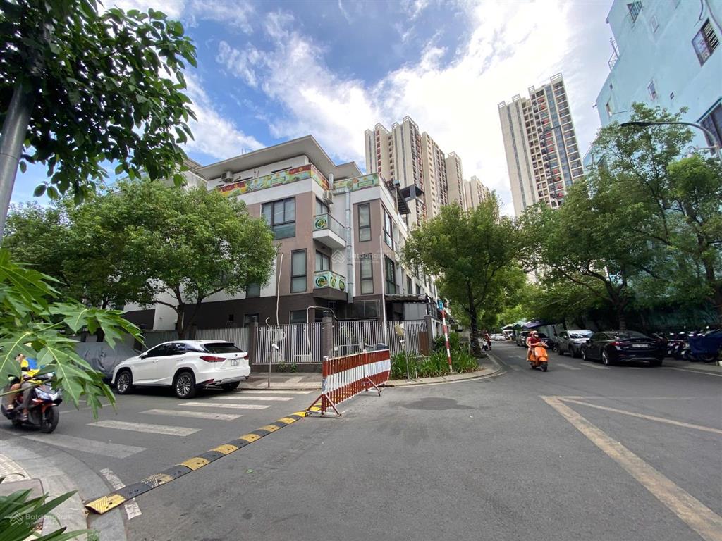 Cho thuê nhà góc 2mt cửu long, khu cư xá bắc hải quận 10 tập trung nhiều trường học văn phòng, f&b