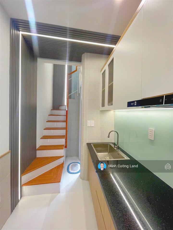 Bán nhà lạc long quân p10 tân bình, dtsd 49m2, 3 tầng 2pn, tp hỗ trợ vay 2 tỷ, ko quy hoạch, hẻm 4m