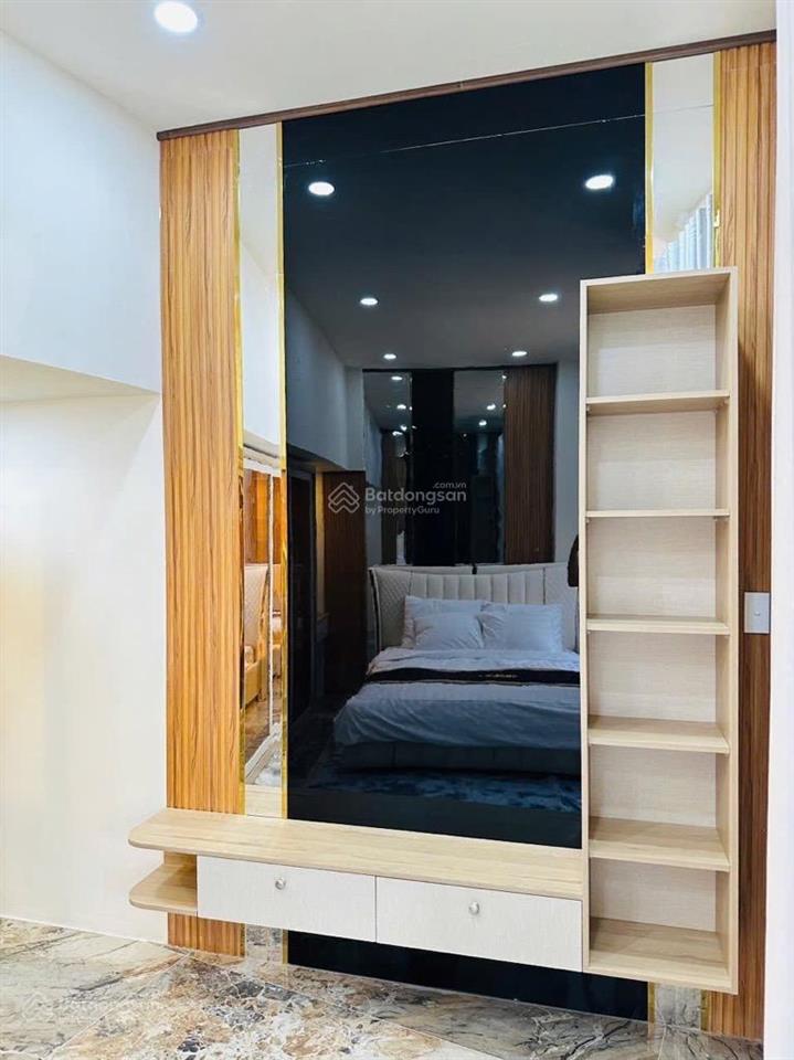 Bán nhà đẹp, hiếm có ni sư huỳnh liên p.10 tân bình, 5x11m, 3 tầng 3pn, cách mt 2 căn, chỉ 4.39tỷ