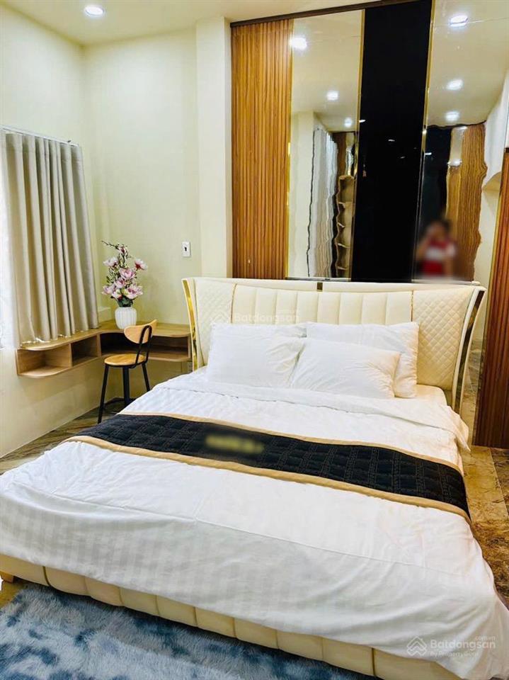 Bán nhà đẹp, hiếm có ni sư huỳnh liên p.10 tân bình, 5x11m, 3 tầng 3pn, cách mt 2 căn, chỉ 4.39tỷ