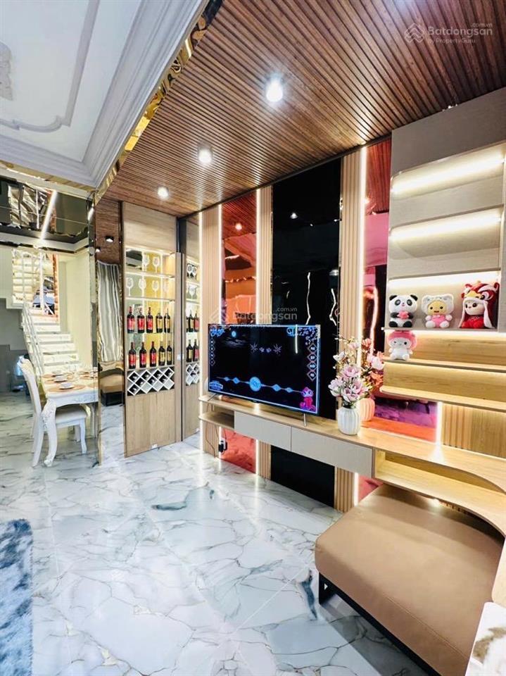 Bán nhà đẹp, hiếm có ni sư huỳnh liên p.10 tân bình, 5x11m, 3 tầng 3pn, cách mt 2 căn, chỉ 4.39tỷ