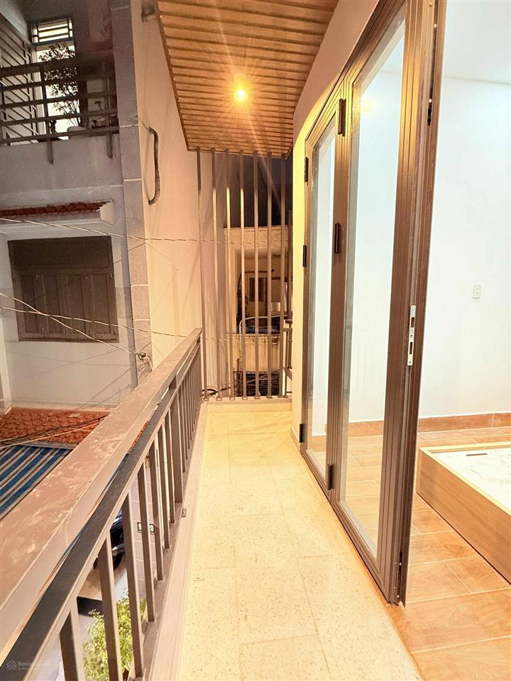 Bán nhà đẹp ngay phố ẩm thực phan xích long, phú nhuận, 37m2, 2 tầng 3pn, hẻm 5m sát mặt tiền