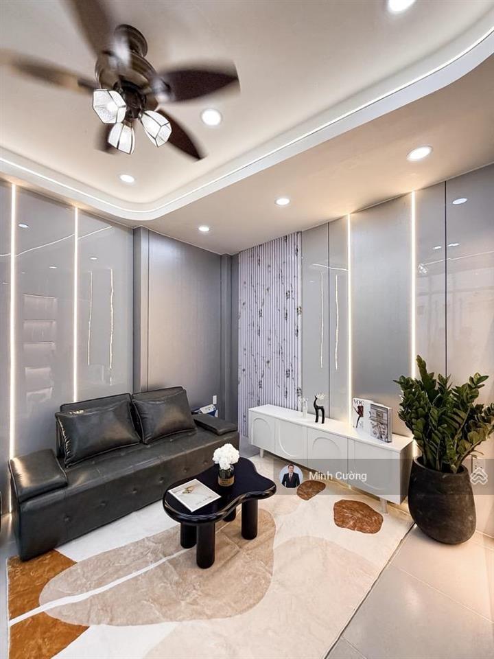 Siêu phẩm nguyễn đình chính, phú nhuận, 4.5x7.5m, 2 tầng btct, hẻm 3m sát mt, 0 lộ giới, chỉ 5.45tỷ
