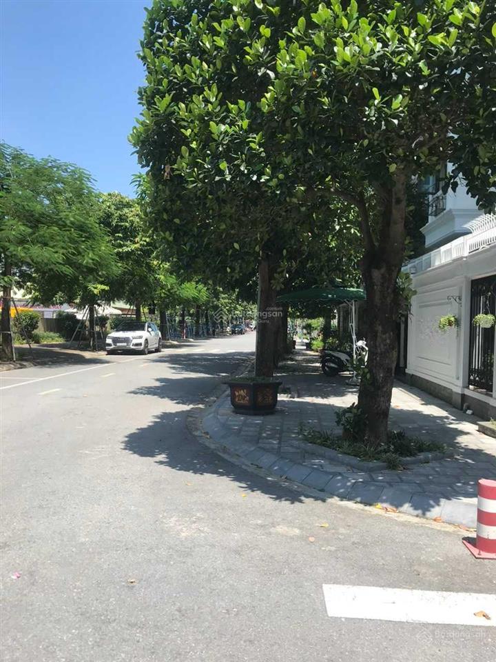 Bán bt hancic, trung văn, n.t.liêm.dt 148m x4t, mt 10m, mặt phố. giá 31,5 tỷ.  0964 769 ***