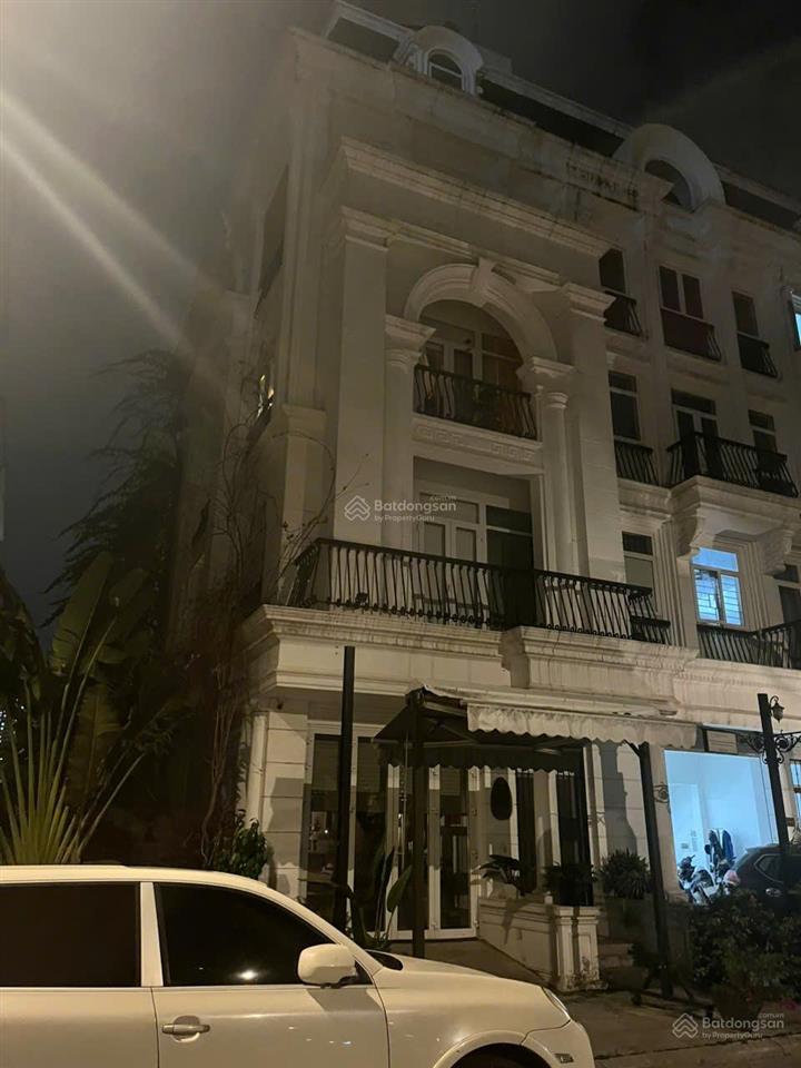 Cc bán lk louis city đại mỗ, nam từ liêm. dt 96m² x 5,5t, lô góc. sđcc. giá 29 tỷ.  0964 769 ***