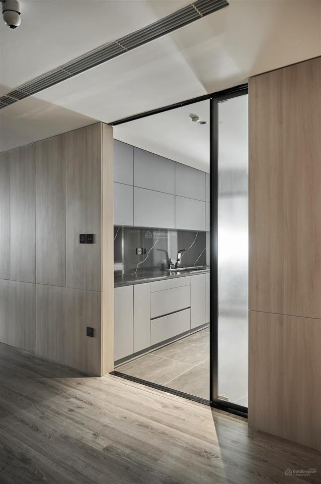 Bán gấp ch cao cấp hong kong tower  243a đê la thành, 94m2, 2pn, đủ đồ, tầng trung  0975 864 ***