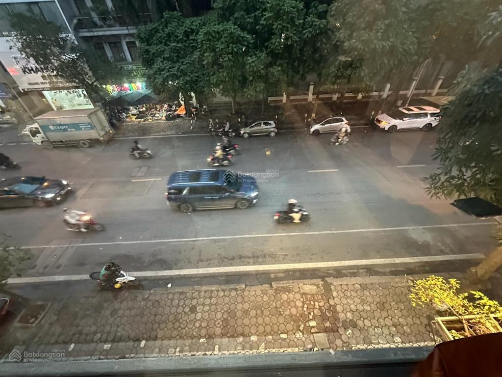 Bán nhà mặt phố trần quốc hoàn, phạm tuấn tài, ô tô tránh, vỉa hè 6m, kd, dòng tiền 35tr/tháng.