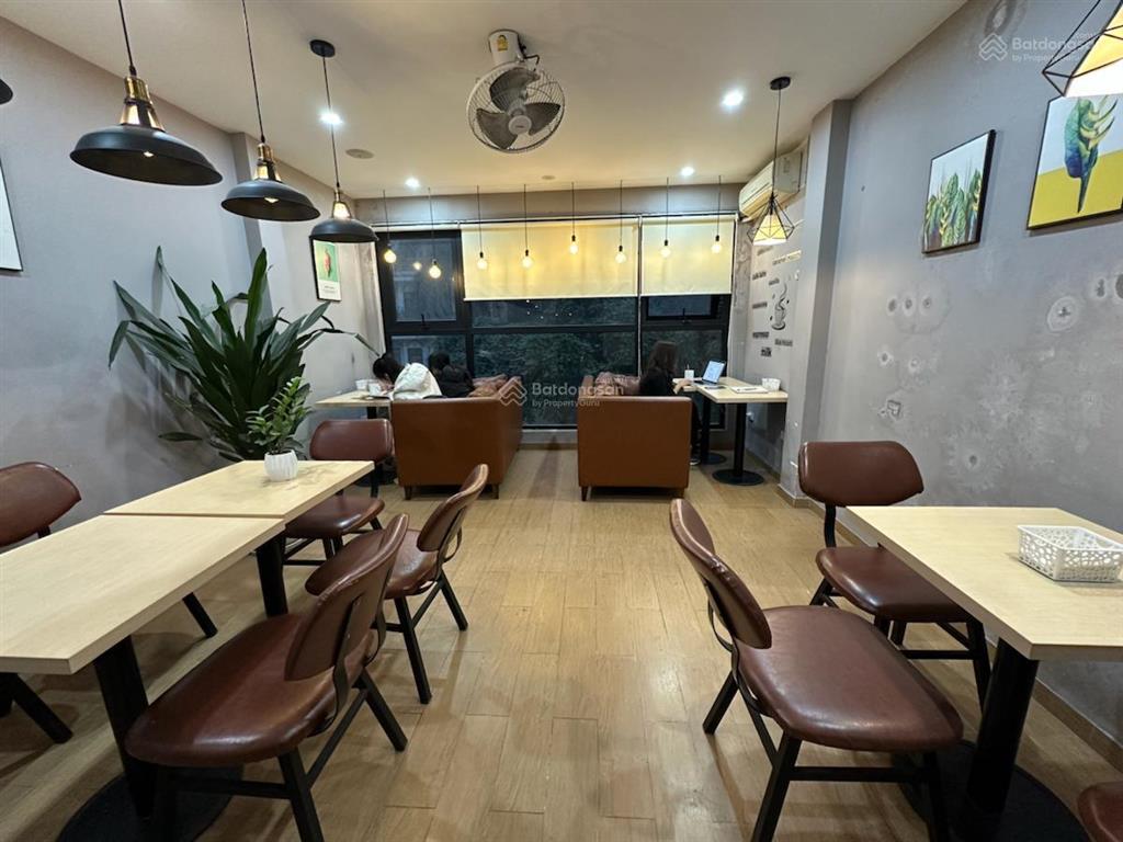 Bán nhà mặt phố trần quốc hoàn, phạm tuấn tài, ô tô tránh, vỉa hè 6m, kd, dòng tiền 35tr/tháng.