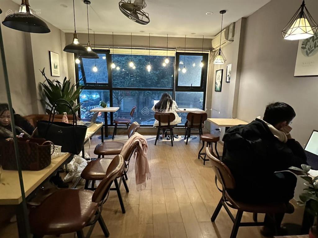 Bán nhà mặt phố trần quốc hoàn, phạm tuấn tài, ô tô tránh, vỉa hè 6m, kd, dòng tiền 35tr/tháng.