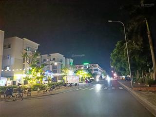 Bán căn 4 tầng làn 2 sát khu dân cư , trung tâm khu công nghiệp vsip