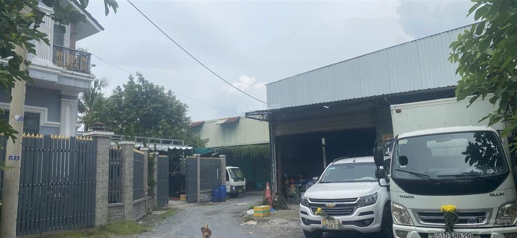 Gấp bán nhà đông hưng thuận q12 10 x 15 shr vuông vức chỉ 39tr/m .