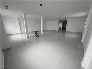 Cho thuê toà nhà văn phòng nha khoa quận 1 dtsd 600m2