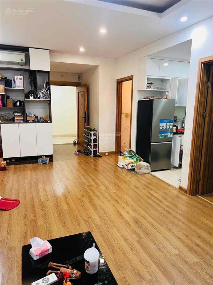 Chuyển lên căn hộ 3n, gia đình có nhu cầu chuyển nhượng lại căn hộ tầng trung, ban công đông bắc