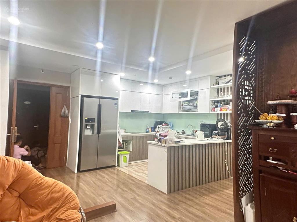 Bán nhanh bán gọn căn góc tầng cao view thoáng, ban công đông nam hút gió, full đồ sang xịn mịn