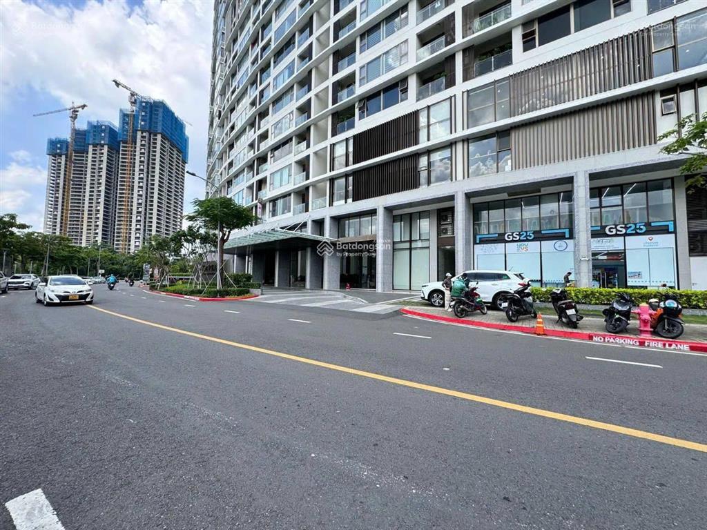 Cần bán căn góc shophouse 924m2 sổ đỏ, ht vay bank ,trung tâm long biên đối diện vinhomes riverside