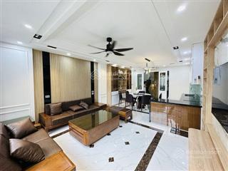 Bán nhà riêng 90m2, gara, tại hoàng quốc việt sân trước nhà 4m cầu giấy, hà nội