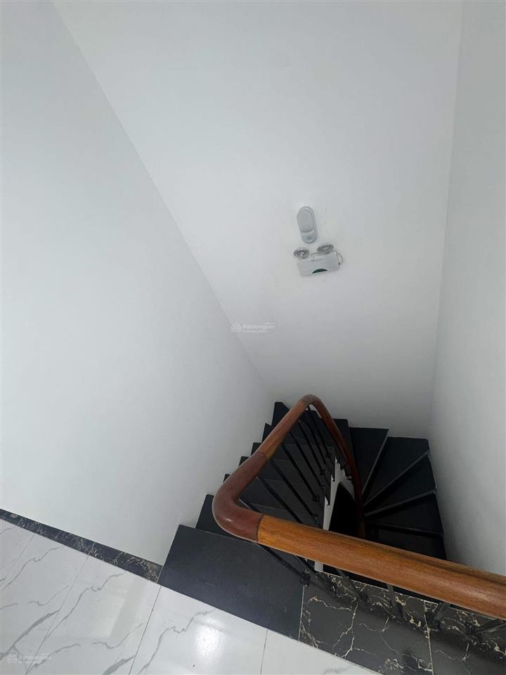 Cơ hội đầu tư  sở hữu toà ccmn với dt 50m2 xây mới 6 tầng đầy đủ pccc tại đầu phố lĩnh nam